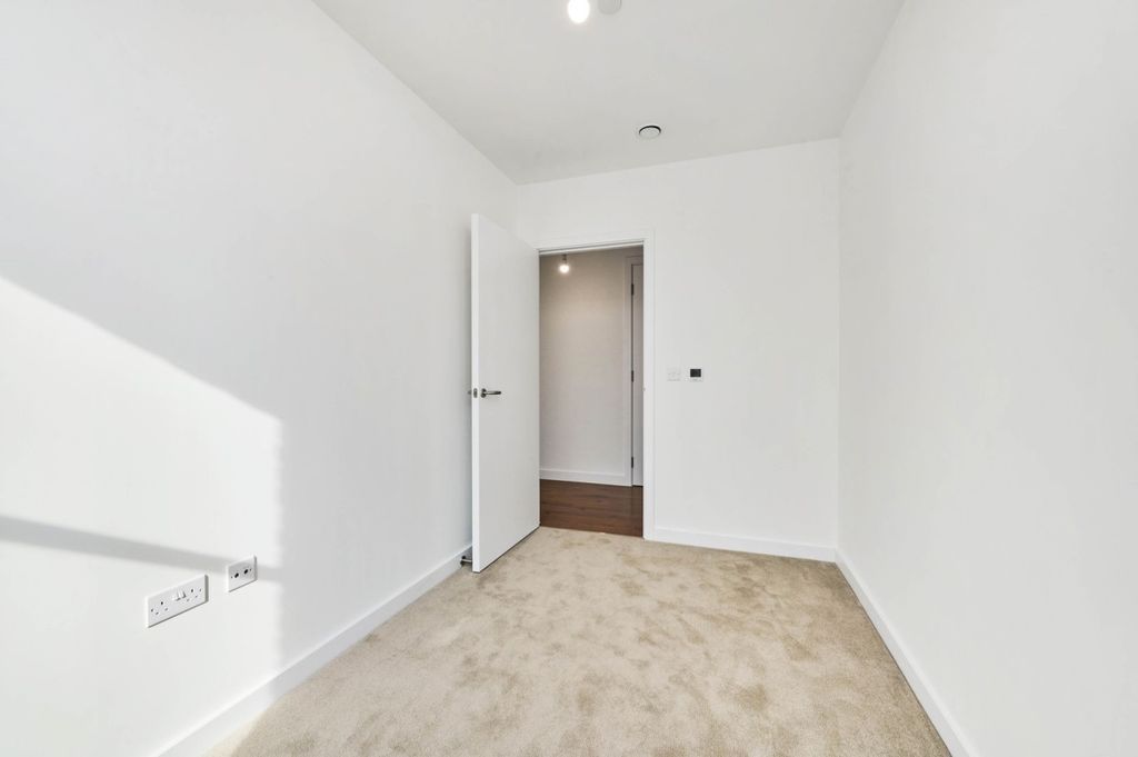 Property photo 2 of 19 Kfh_-_Transport_Hous
