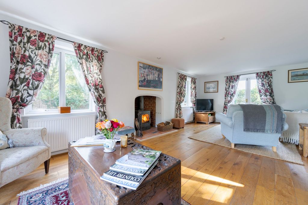 Property photo 2 of 33