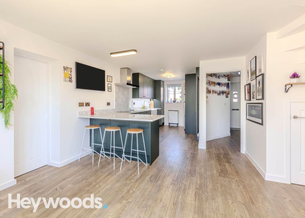 Property photo 2 of 36