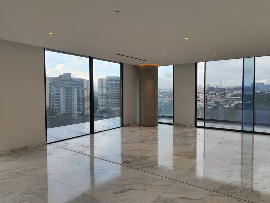 Property photo 3 of 61