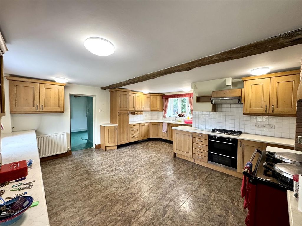Property photo 3 of 29 Kitchen/Breakfast Room