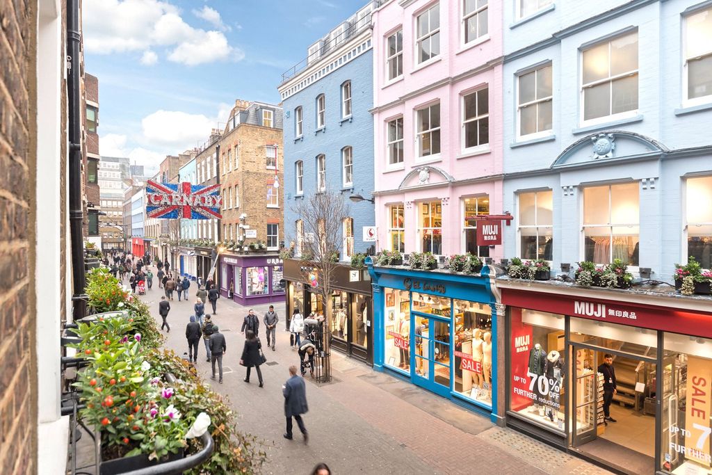 Property photo 2 of 7 Carnaby Street