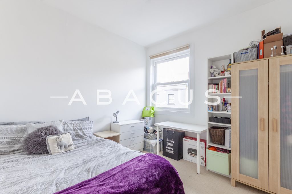 Property photo 3 of 10 Photo 2