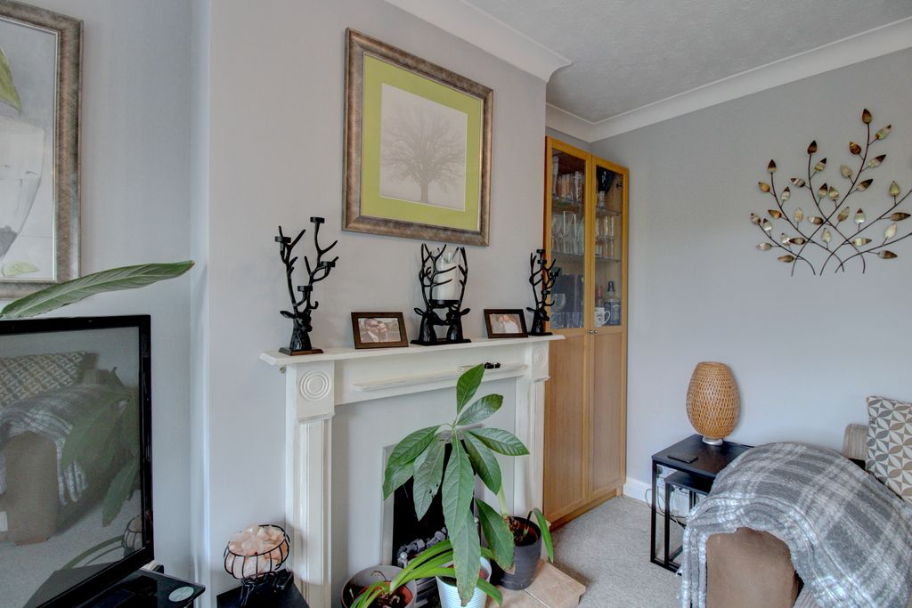 Property photo 3 of 17 Fireplace