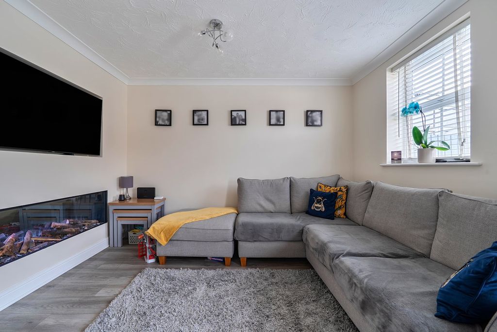 Property photo 3 of 22