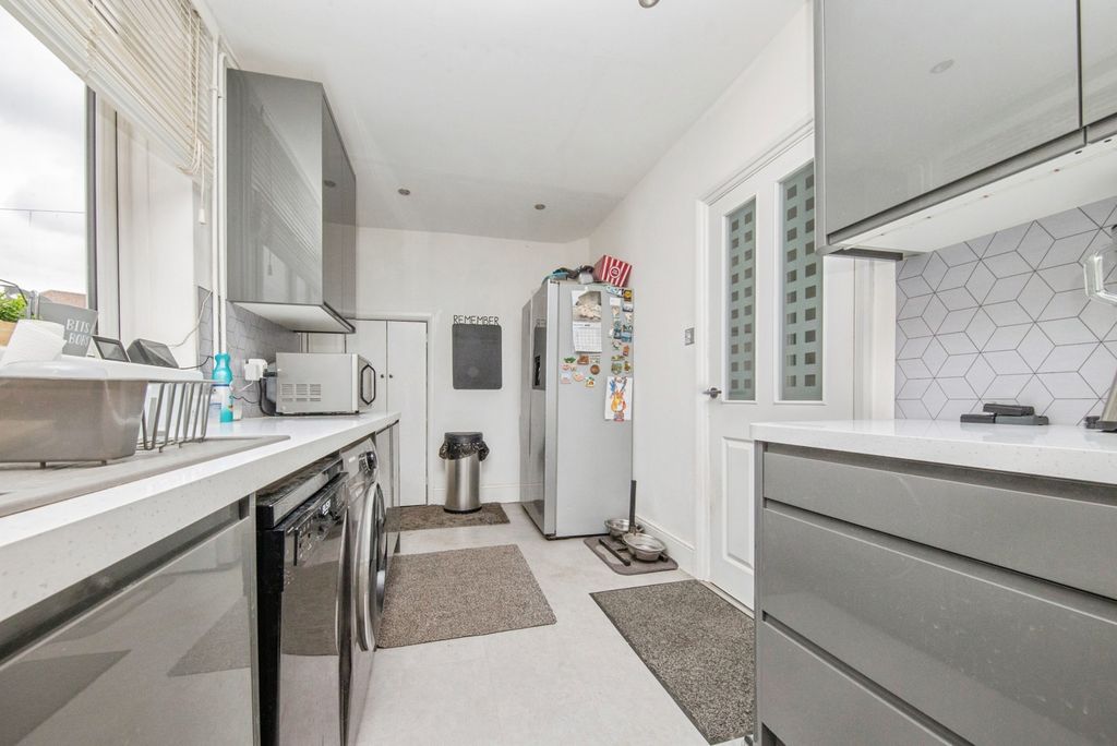 Property photo 3 of 18 Pbox-Img.Jpg