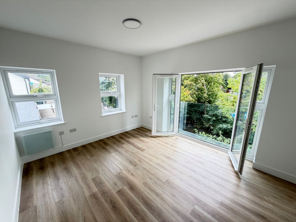Property photo 2 of 11 19A Glanvilles - Living Area