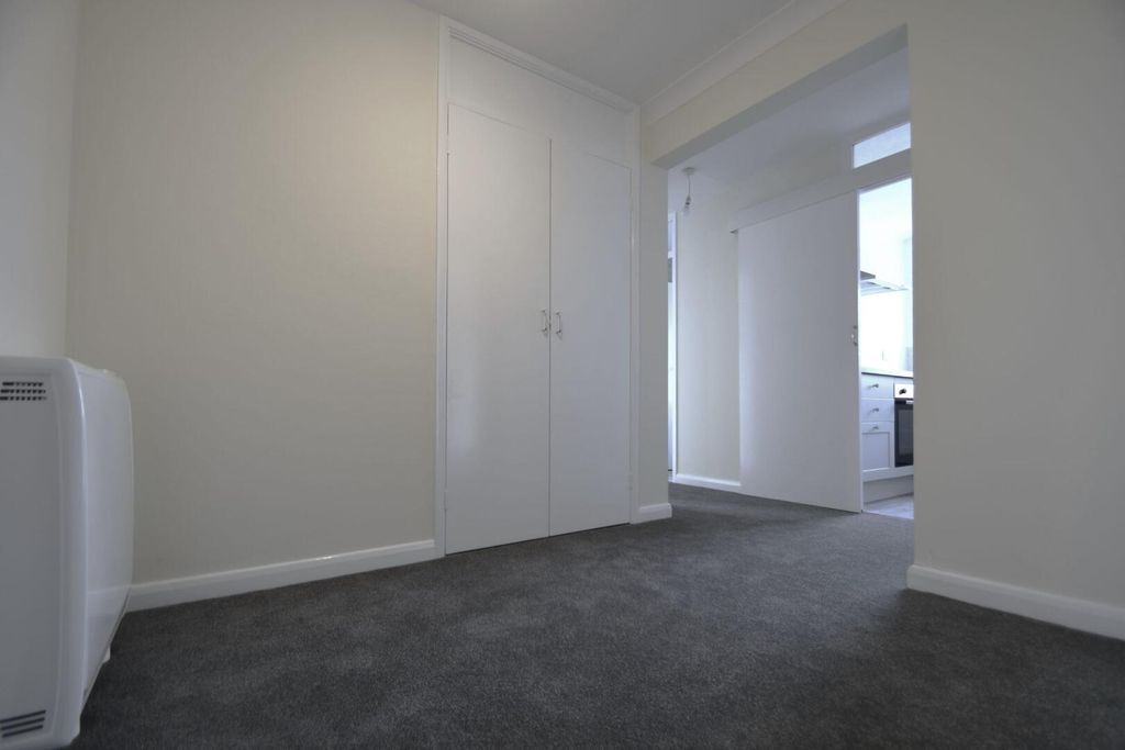 Property photo 3 of 8 Hallway