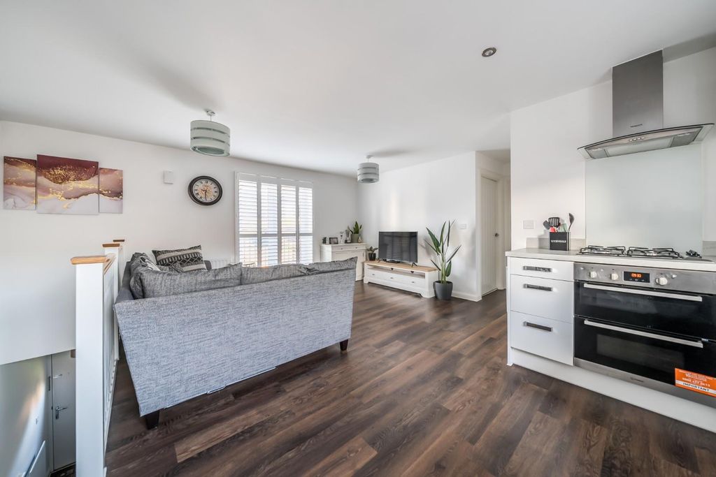 Property photo 2 of 14 1382532-10-6932Bb9Cdfe48.Jpg