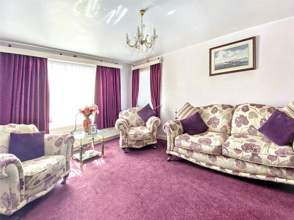 Property photo 2 of 26 2 - Picture No. 12