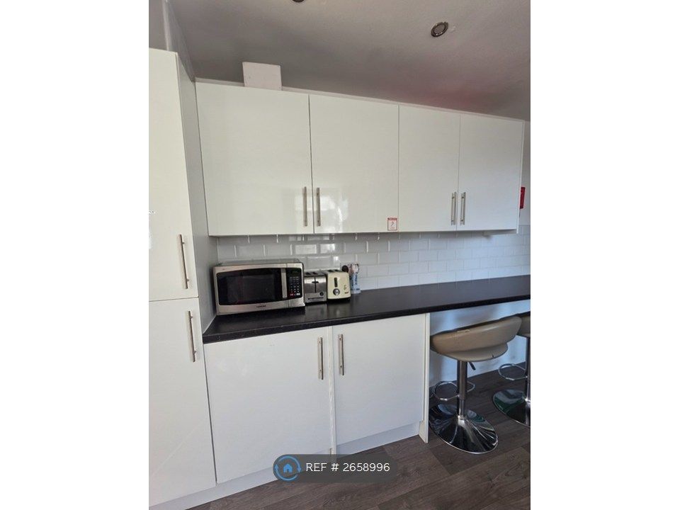 Additional image 4 of 8 bed detached house to rentPen-Y-Wain Road, Cardiff CF24