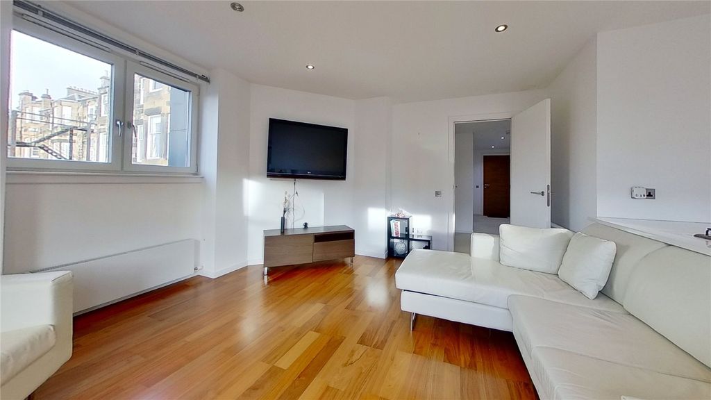 Property photo 2 of 11 Photo 2