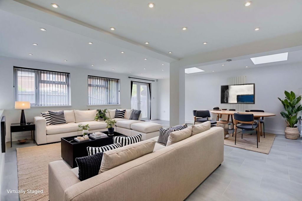 Property photo 1 of 35