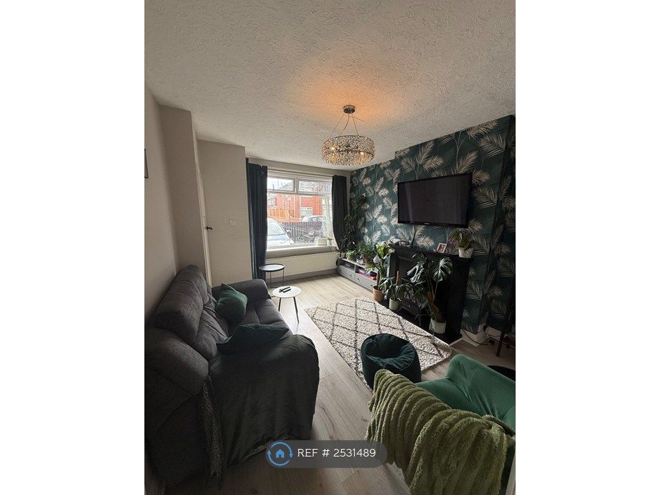 Property photo 2 of 10 Living Room