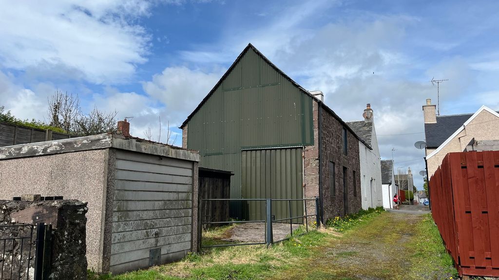 Property photo 1 of 12