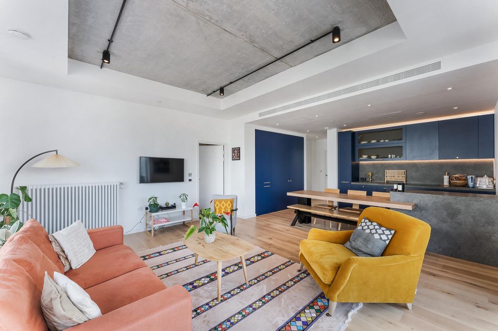 Property photo 3 of 20