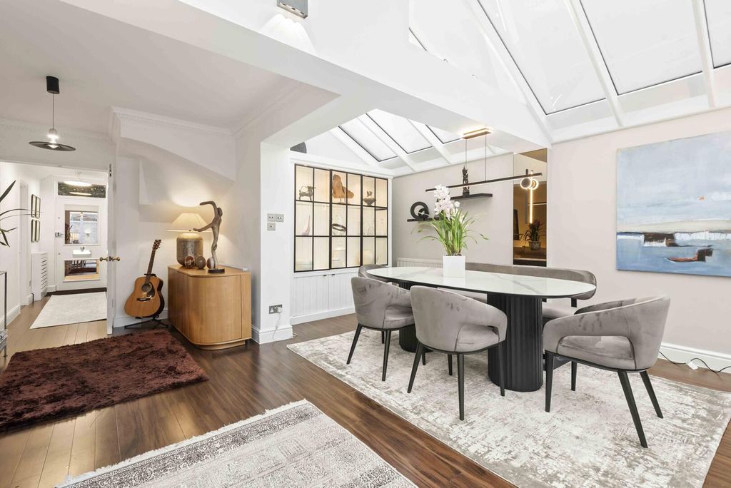 Property photo 3 of 25 Dining Room