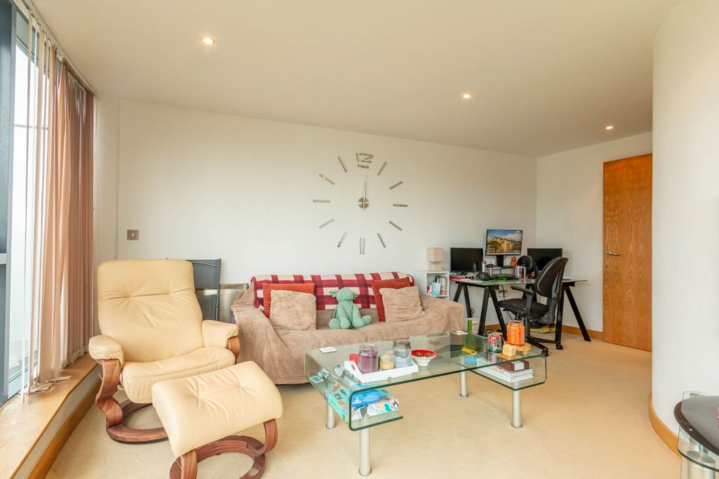 Property photo 3 of 18 Picture No. 22