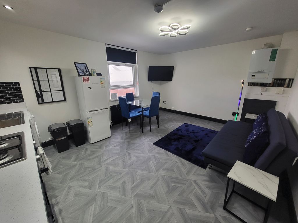 Property photo 2 of 8 Gallery