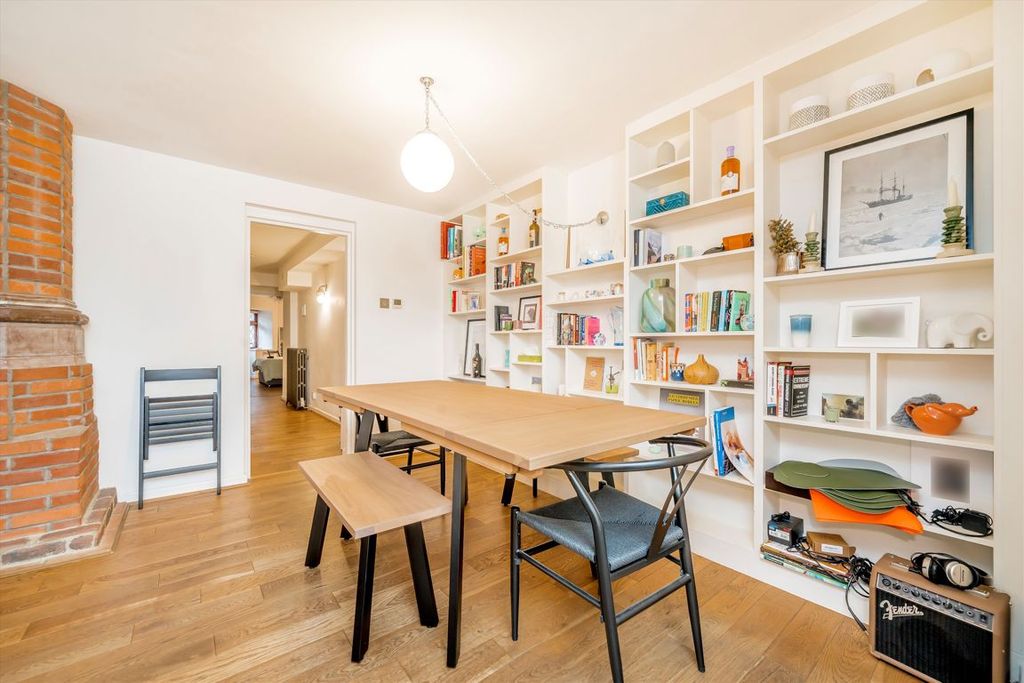 Property photo 3 of 8