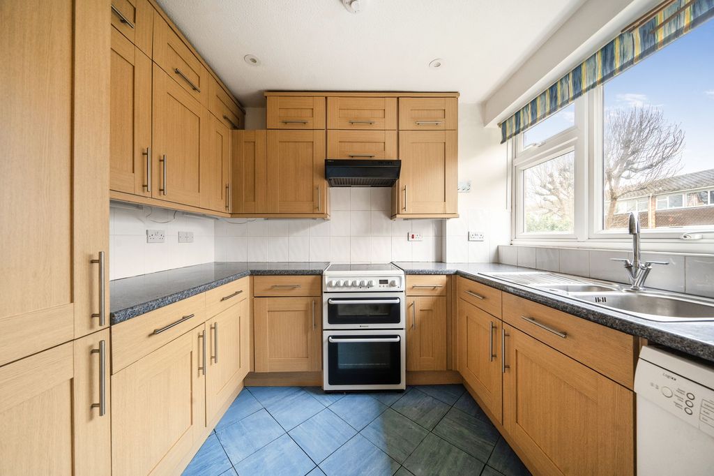 Property photo 3 of 23