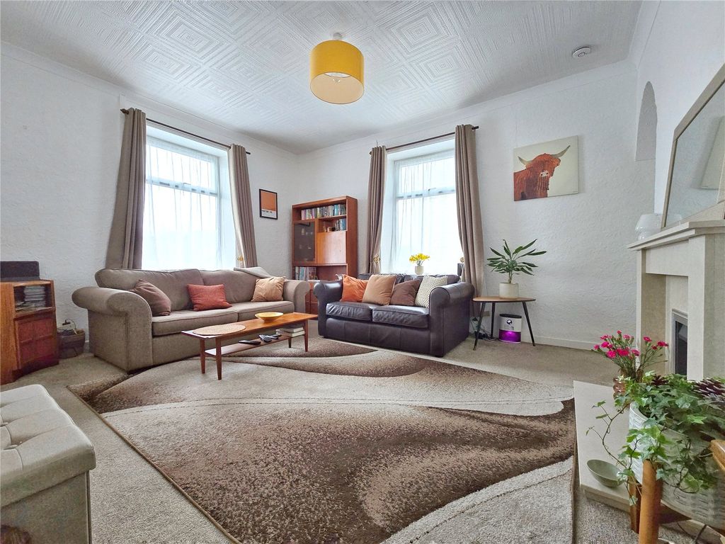 Property photo 2 of 16 Twin Aspect Room