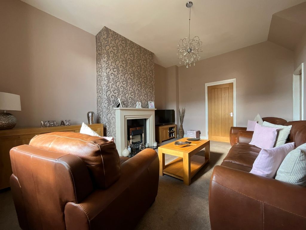 Property photo 2 of 15 4359275