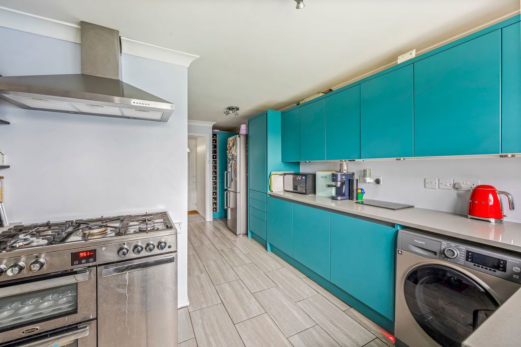 Property photo 2 of 19