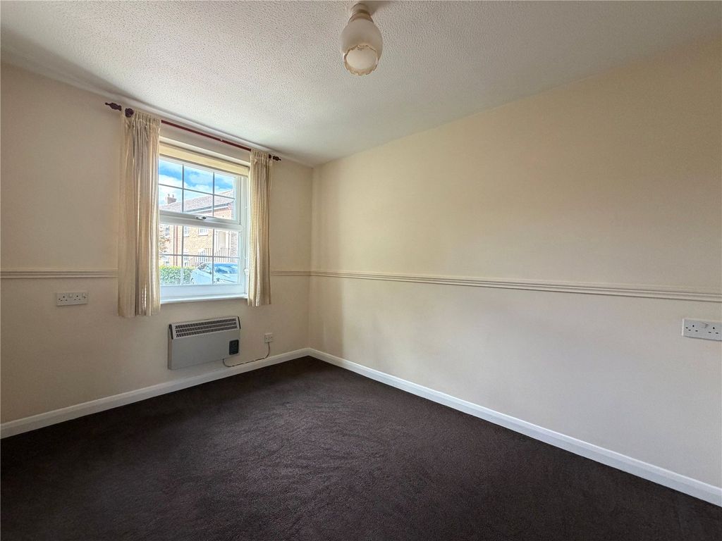 Property photo 2 of 11 Picture No. 24