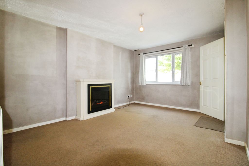 Property photo 2 of 8 Living Room
