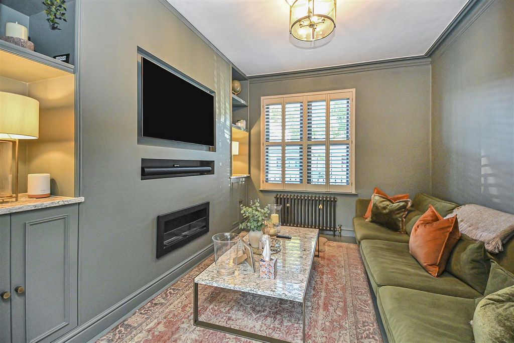 Property photo 3 of 34 43 Schofield Street Lounge (2).Jpg
