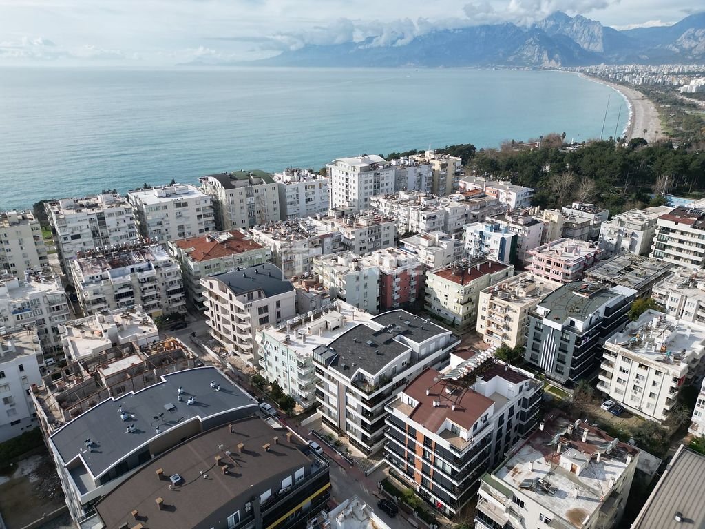 Property photo 2 of 27