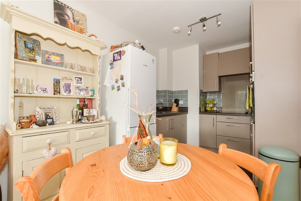 Property photo 1 of 9 Lounge/Kitchen