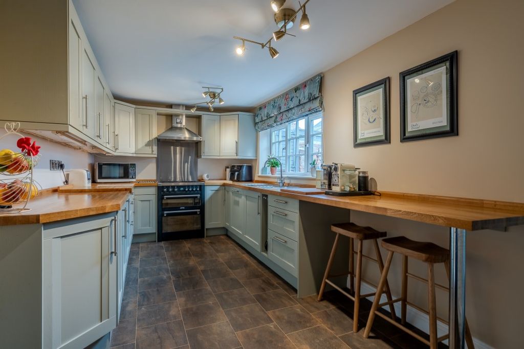 Property photo 3 of 29