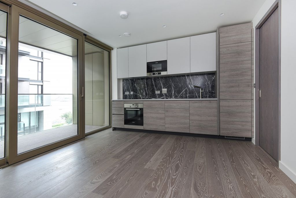 Property photo 1 of 10 Kitchen (Main)