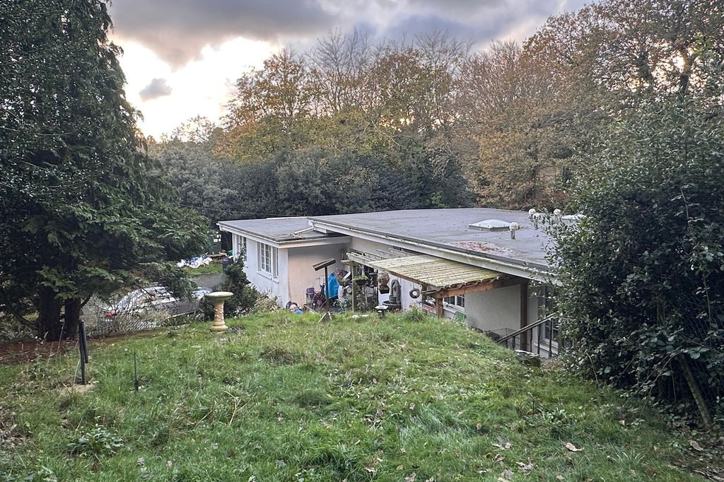 Property photo 3 of 12