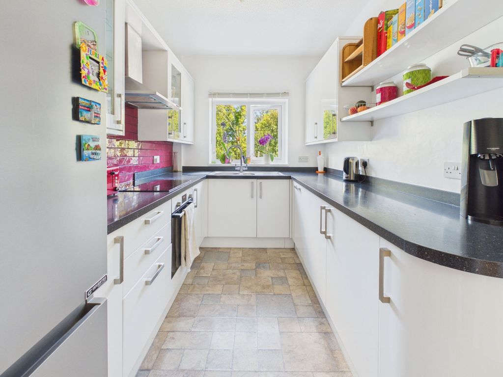 Property photo 3 of 39 Kitchen