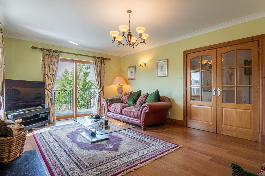 Property photo 2 of 50