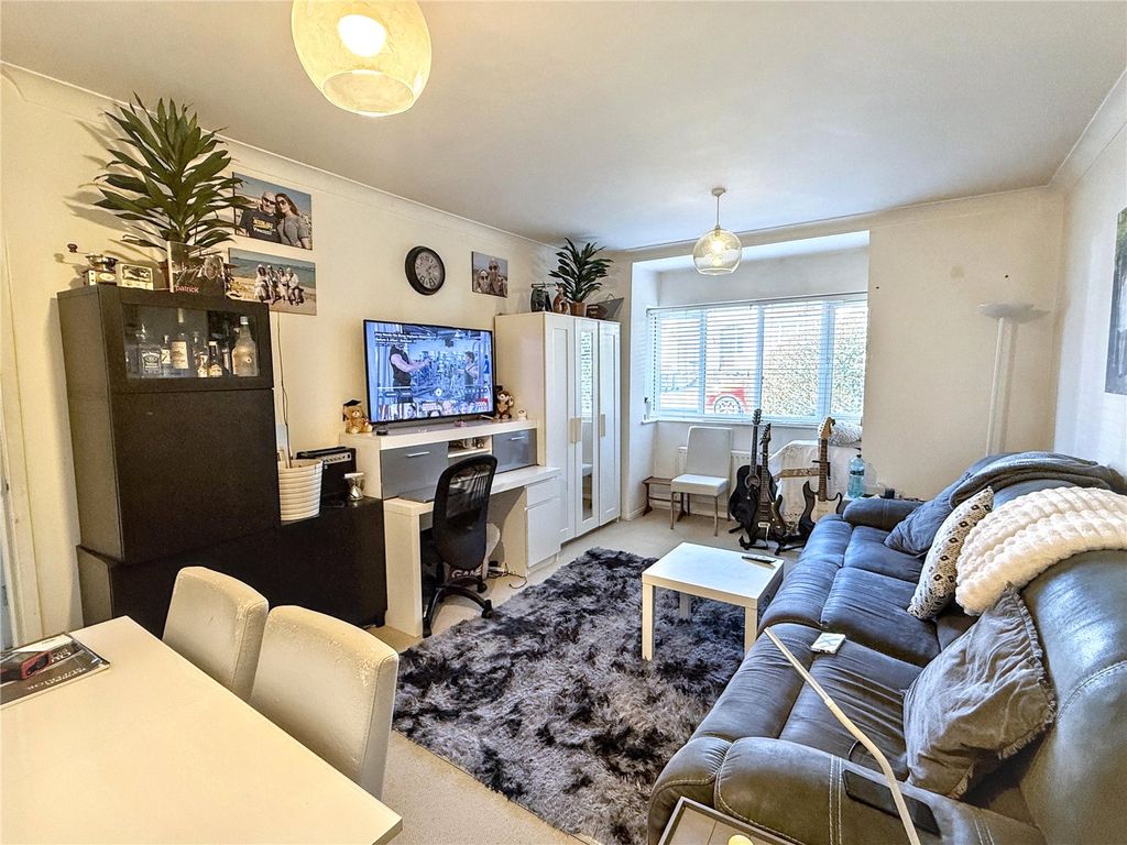 Property photo 3 of 11 Picture No. 14