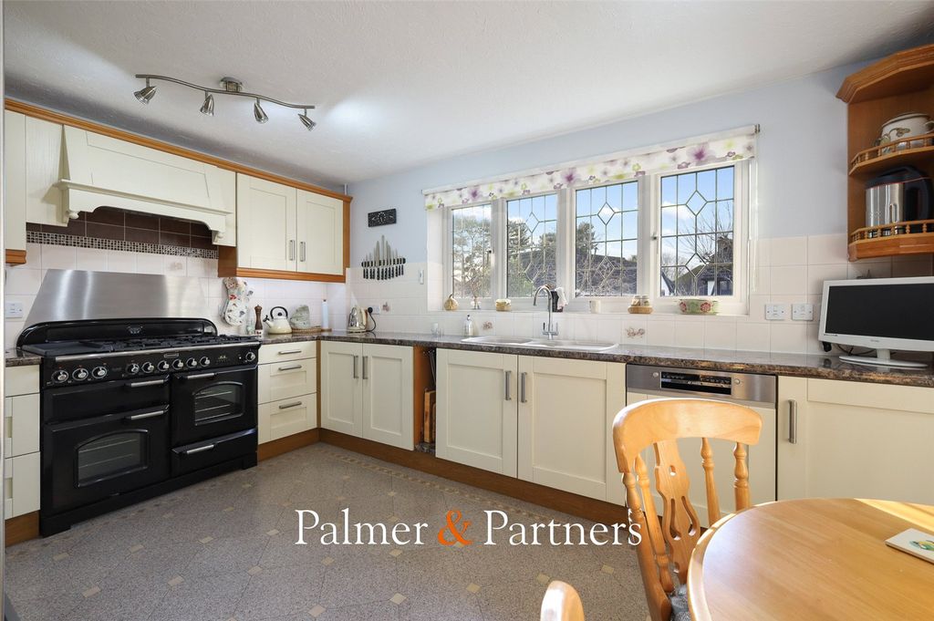 Property photo 3 of 28 Picture No. 17