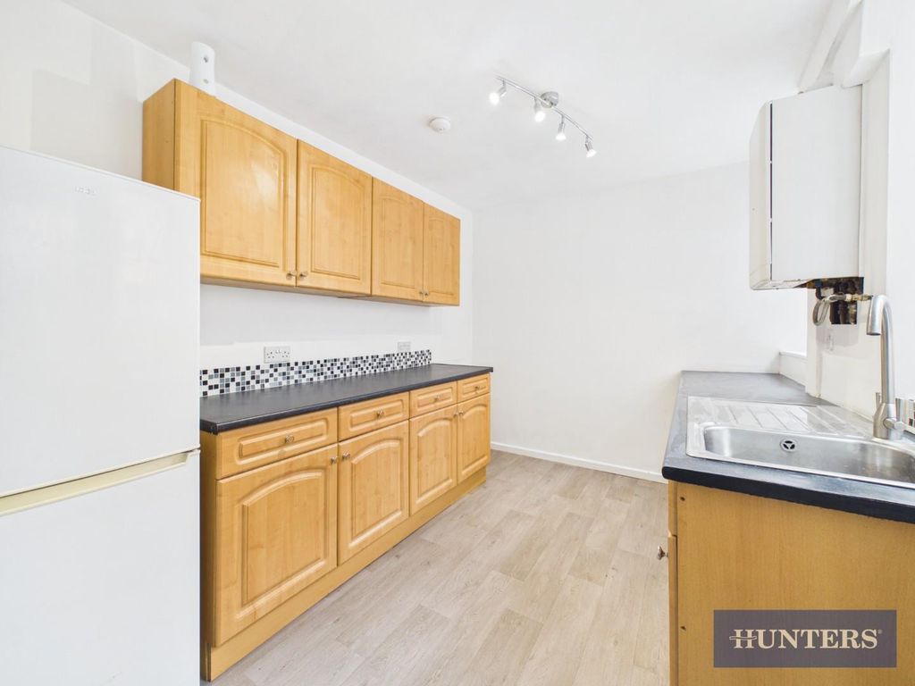 Property photo 3 of 16 Kitchen
