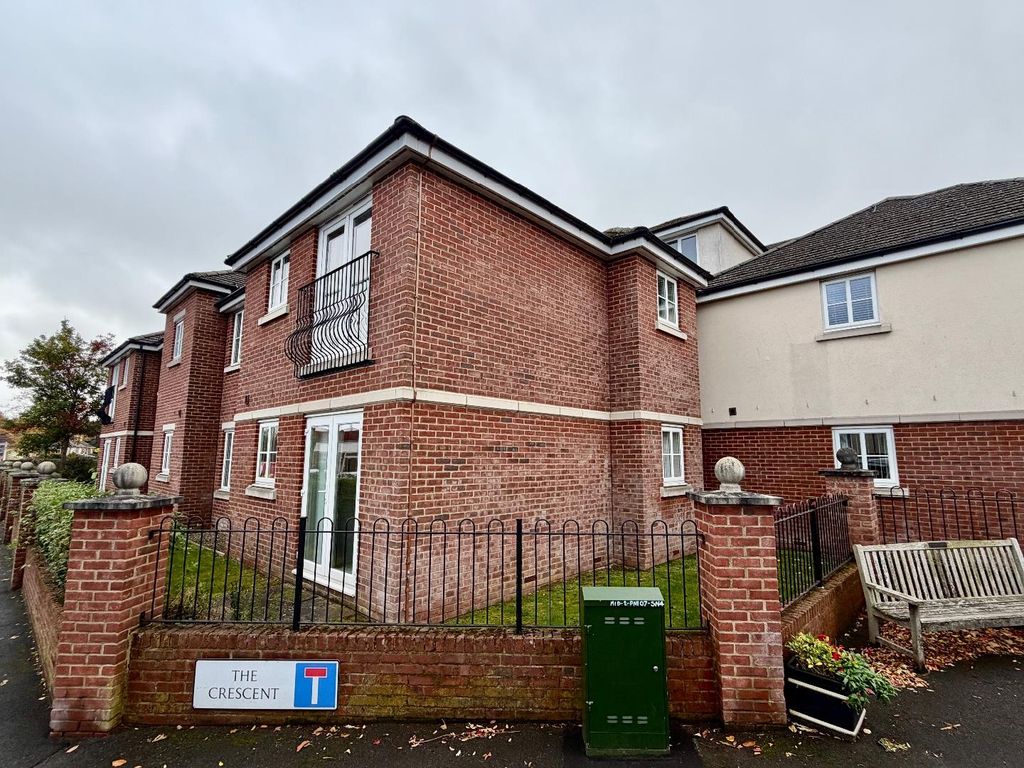 Property photo 2 of 10 Front