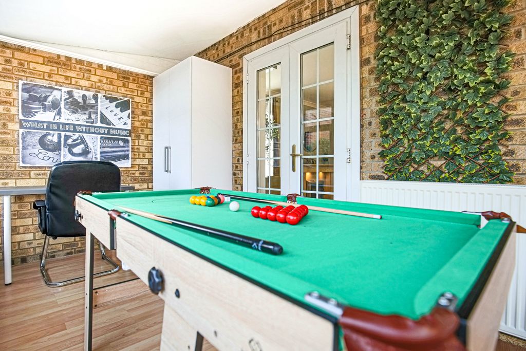 Property photo 3 of 21 Photo #3