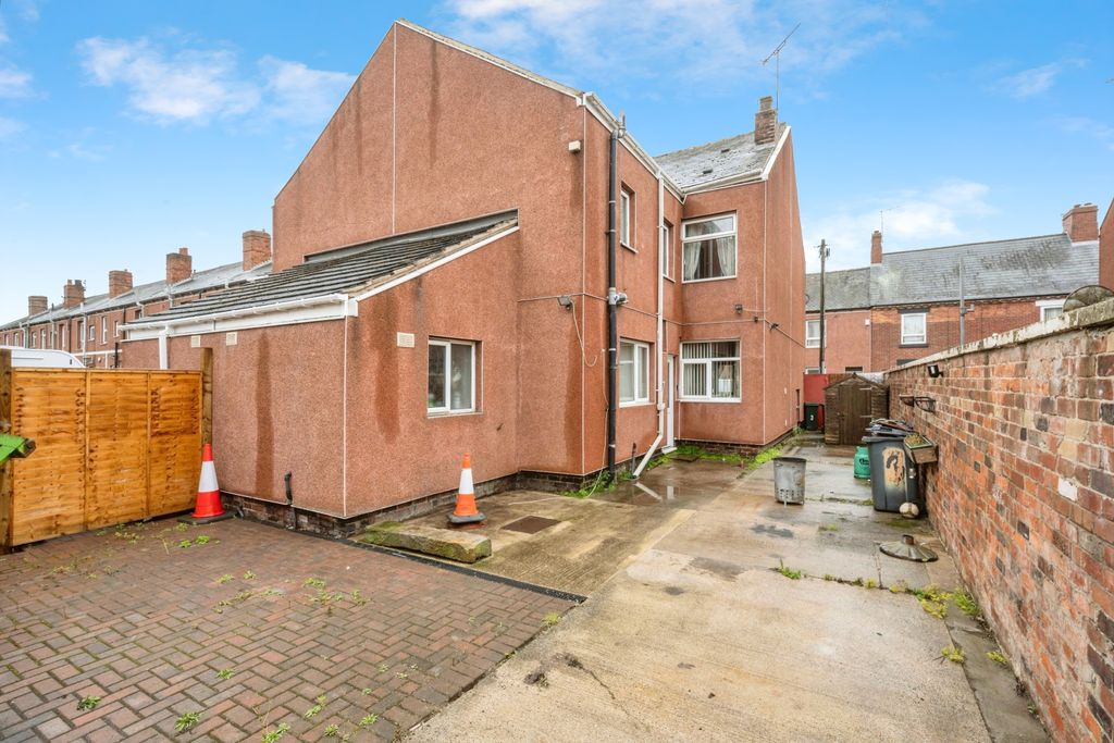 Property photo 3 of 15