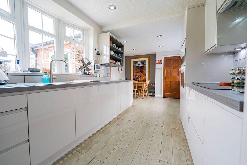 Additional image 13 of 4 bed detached house for saleField House, 184 Derby Road, Ilkeston DE7