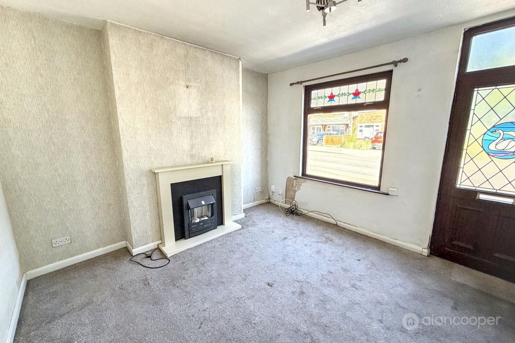 Property photo 2 of 12 5288794