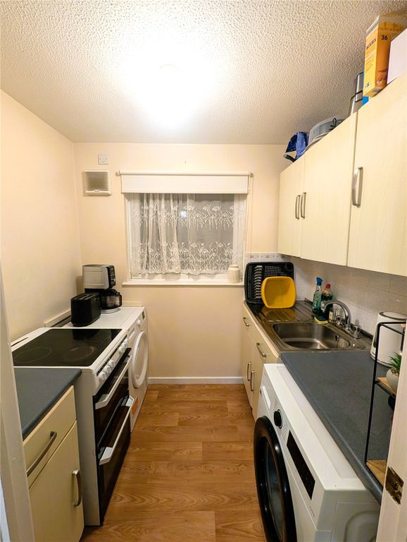 Property photo 3 of 10 Picture No. 06