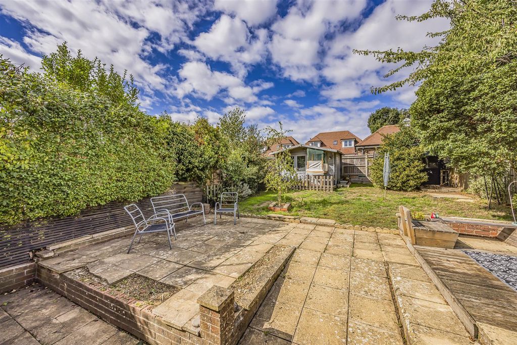 Property photo 2 of 21 47 Frogmore Lane, Horndean-Porticomarketing-Soldby
