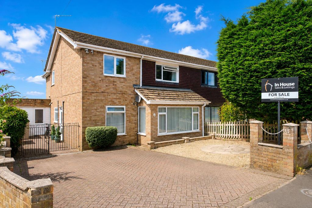 Property photo 1 of 16 Approach