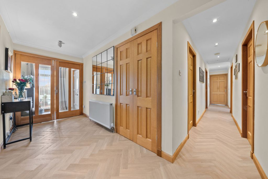 Property photo 2 of 47